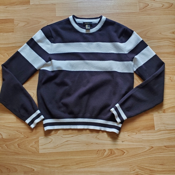 B&W Sweater - Picture 3 of 6